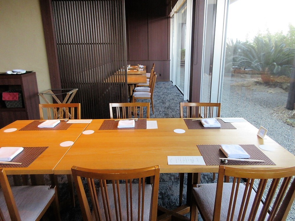 日本料理おおみテーブル席