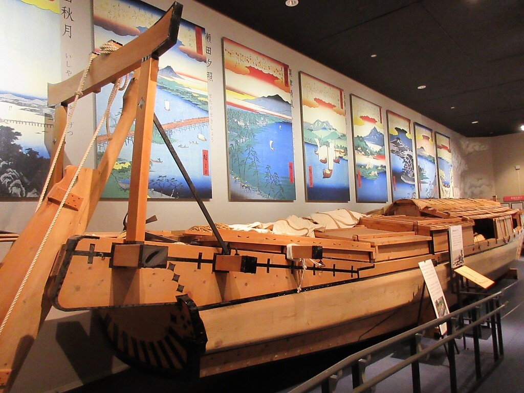 琵琶湖博物館の展示（丸子船）