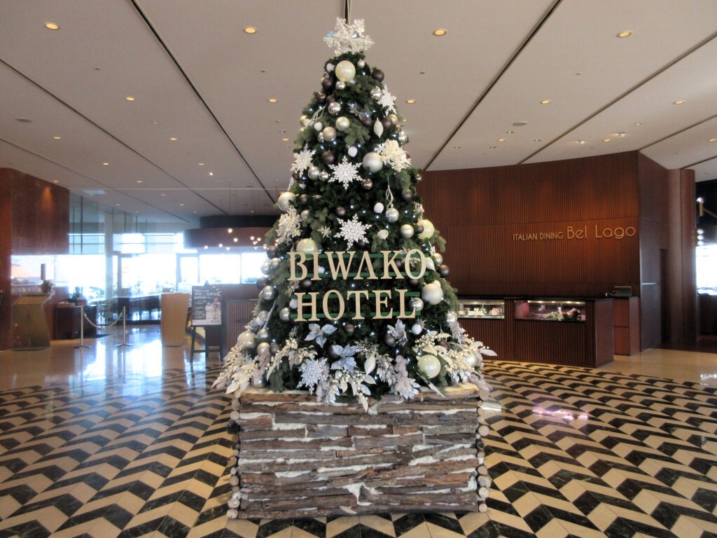 琵琶湖ホテルのクリスマスツリー
