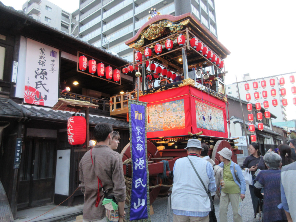 大津祭の源氏山展示