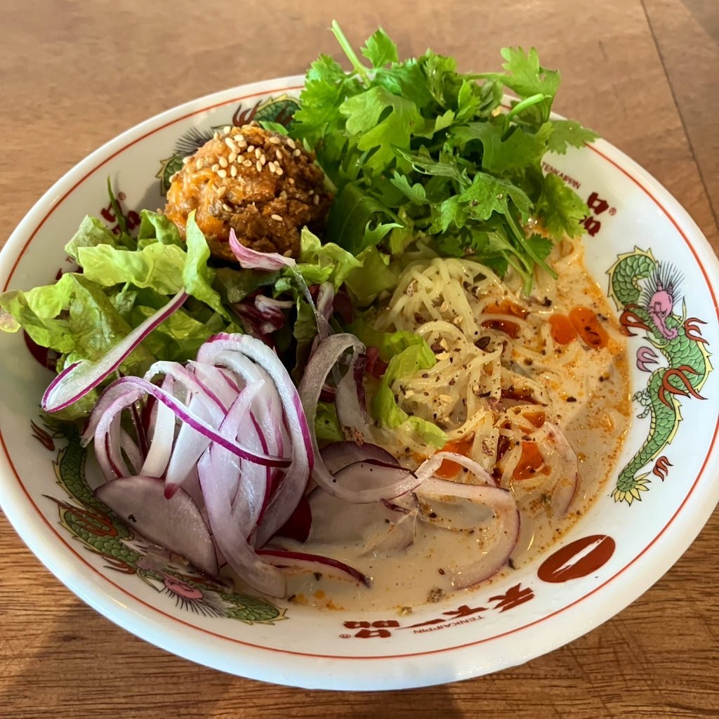 スパイスランドポンセの豆乳担々麺